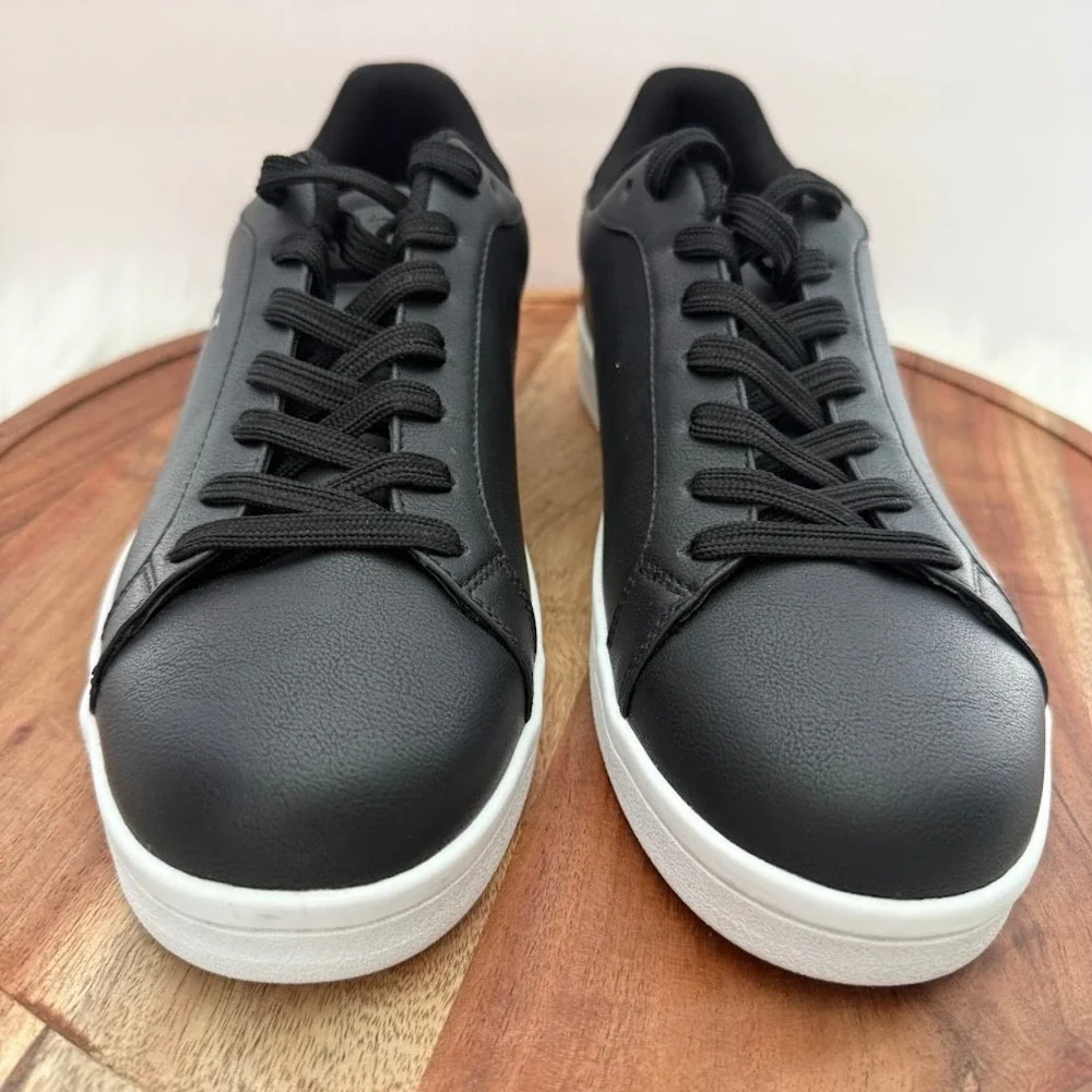 Calvin Klein Lareez Mens Black White Logo Low Top Sneakers  Size 10M New